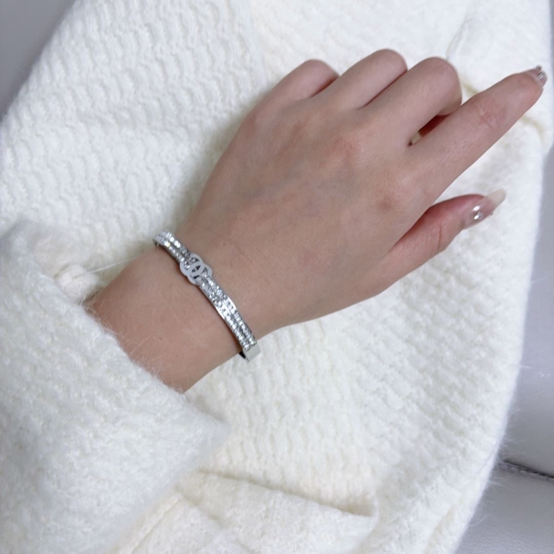 Ch**el bracelets